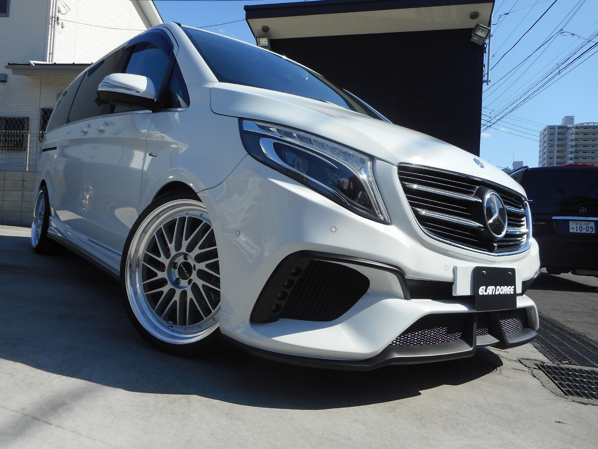 M-Benz Ｖ２２０ｄアバンギャルド-Ｌ BLACK-BISON　限定14点装備品❢