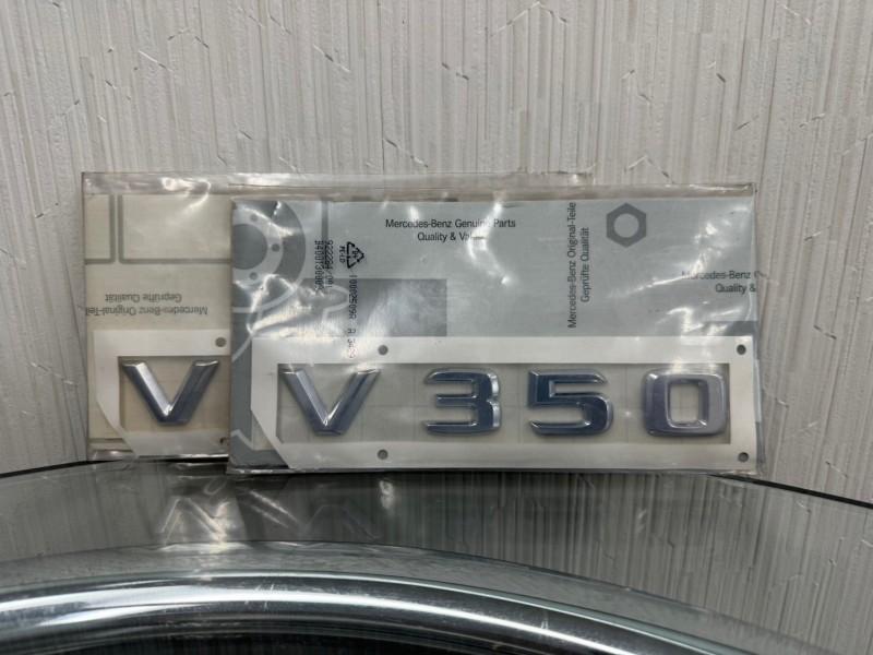 V350エンブレム