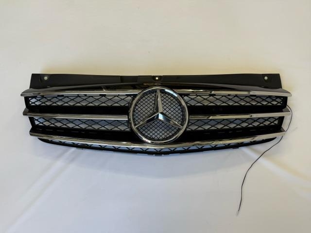 V350 後期型フロントグリル
